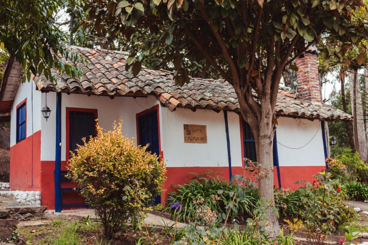 Hotel Y Centro De Convenciones Pueblito De Yerbabuena Paraiso Natural Chía エクステリア 写真