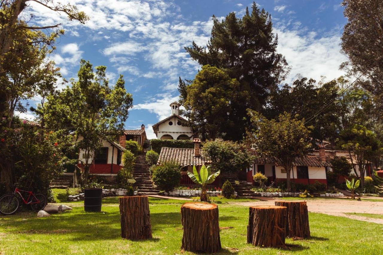 Hotel Y Centro De Convenciones Pueblito De Yerbabuena Paraiso Natural Chía エクステリア 写真